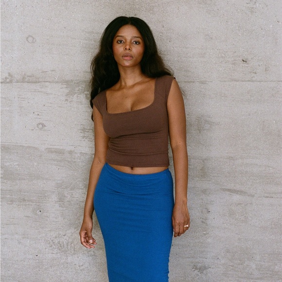 Gil Rodriguez El Tigre Everyday Top in Chocolate - Picture 2 of 3